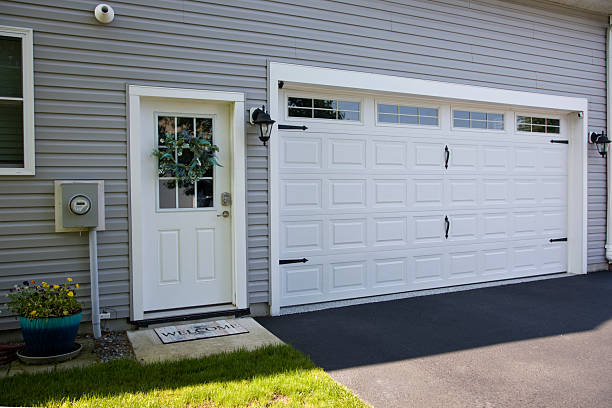 24/7 Emergency Garage Door Roller Replacement experts in Country Homes, WA